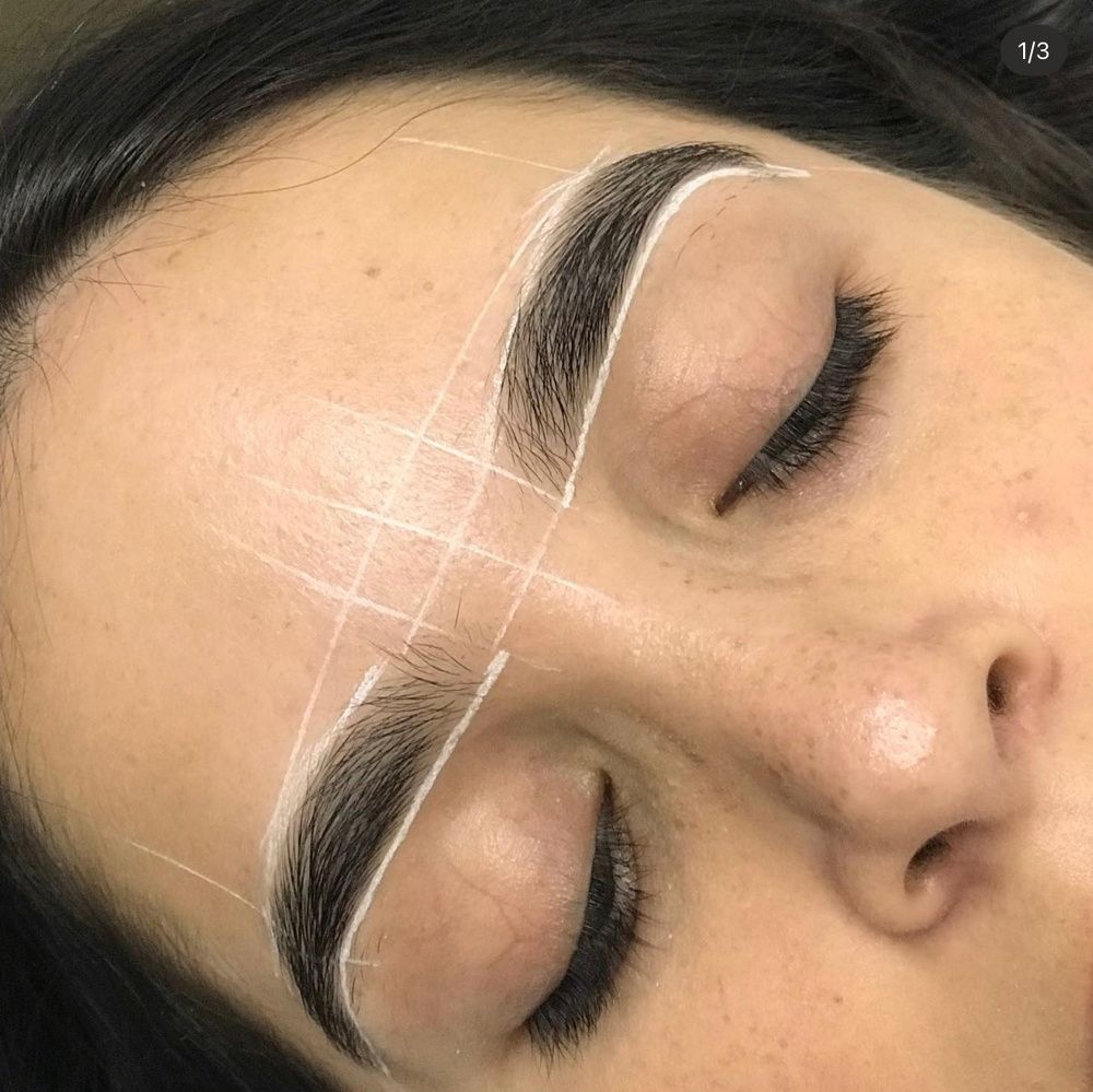 Cejas marcadas para el diseño con visajismo